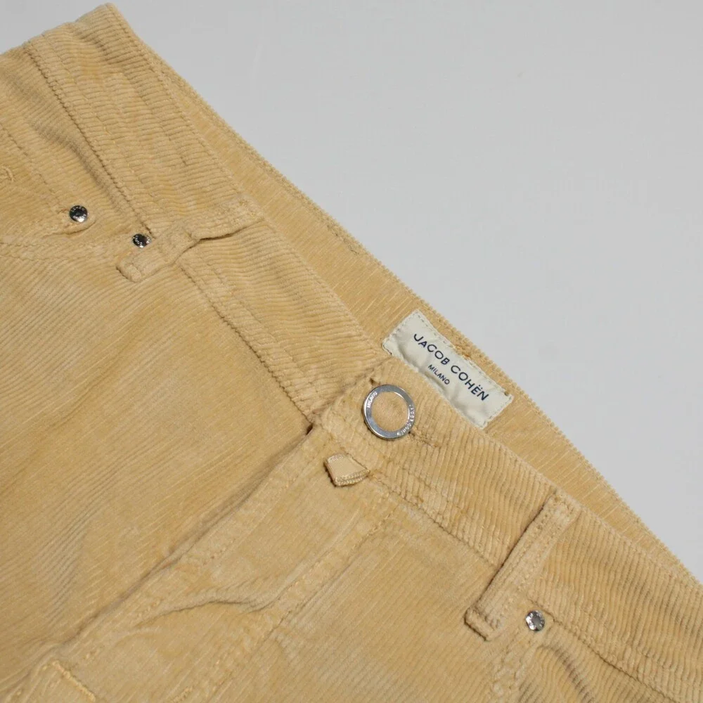 Jacob Cohen NWT 5 Pocket Jean Cut Corduroy Pants Size 34 US Bard in Yellow